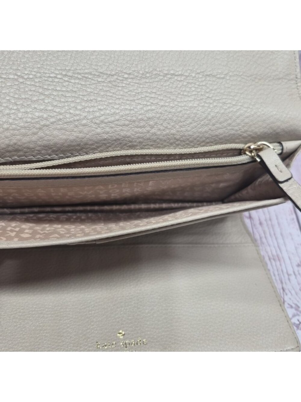 Kate Spade New York Clutch Wallet Med Pebbled Beige Bifold ~Zippered Storage - Picture 5 of 8